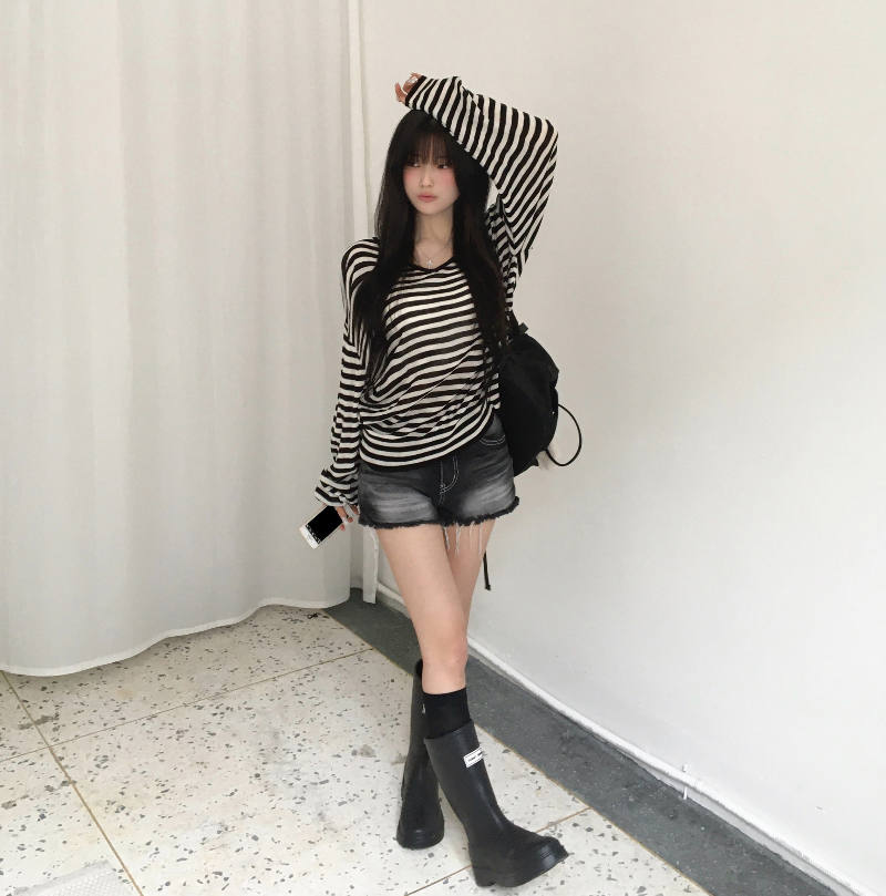 긴팔 티셔츠 모델 착용 이미지-S1L42