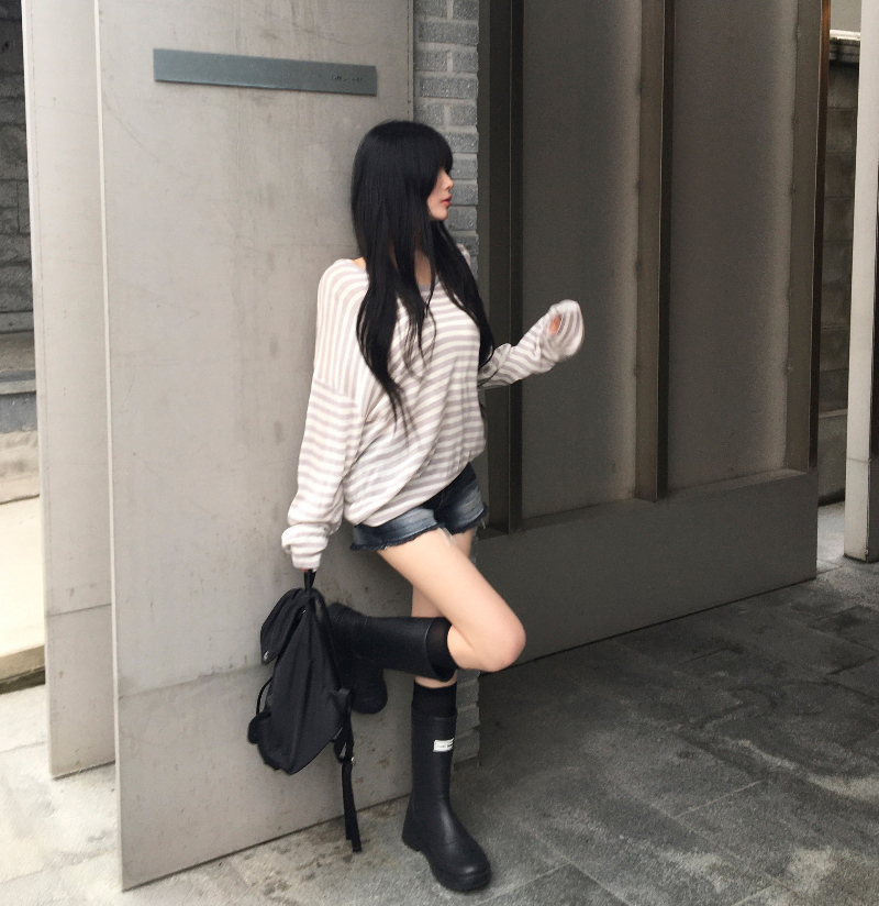 긴팔 티셔츠 모델 착용 이미지-S1L7