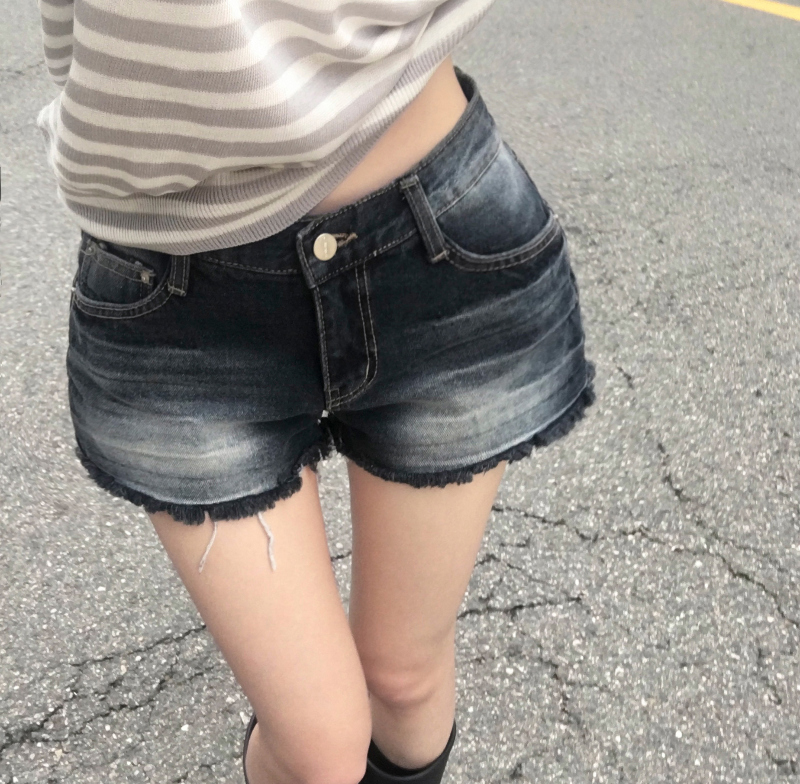 D QOST3N 069ZU デニムショートパンツ 34 ローライズウォッシュカット入りデニムショートパンツ