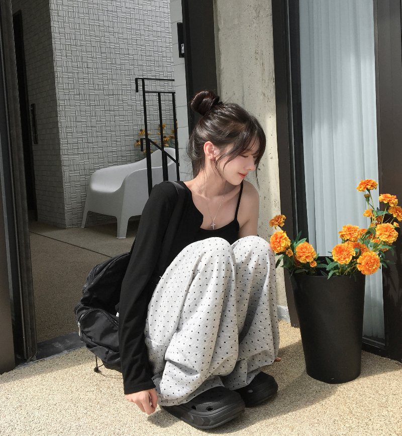 긴팔 티셔츠 모델 착용 이미지-S1L5