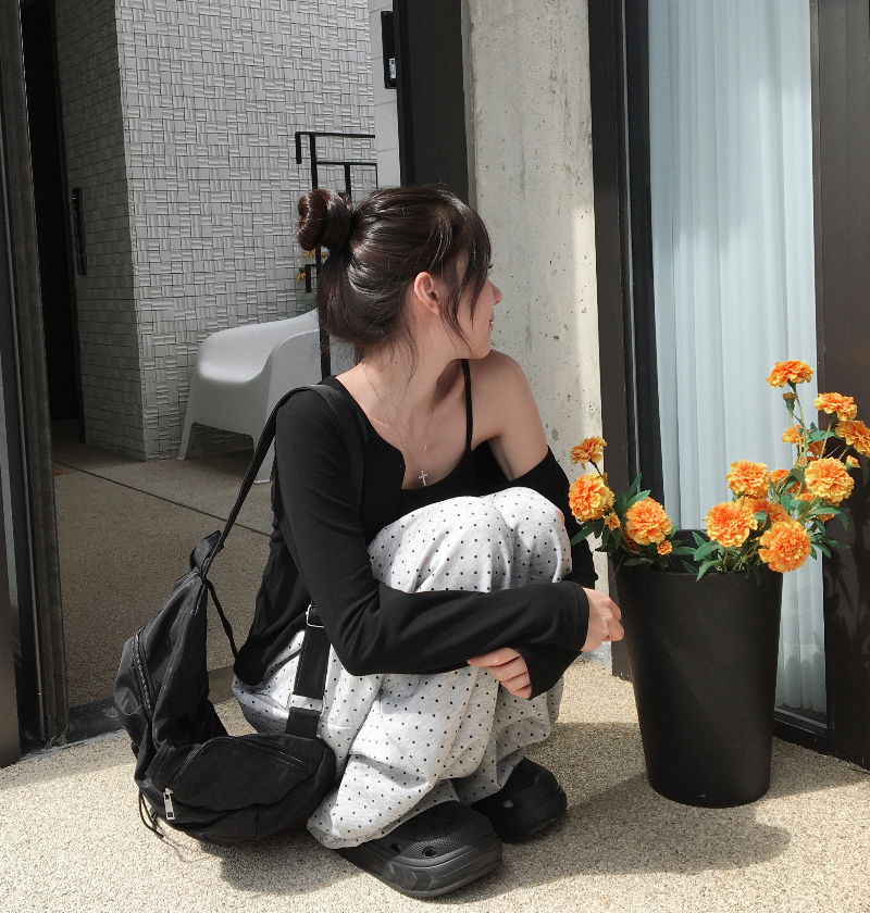 긴팔 티셔츠 모델 착용 이미지-S1L6