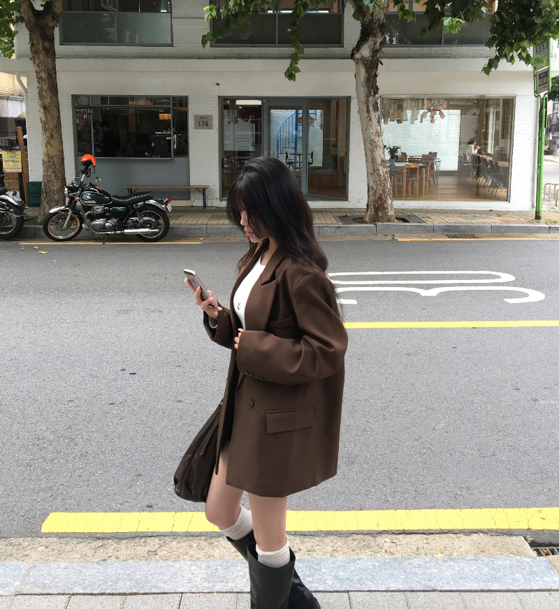 가방 모델 착용 이미지-S1L12