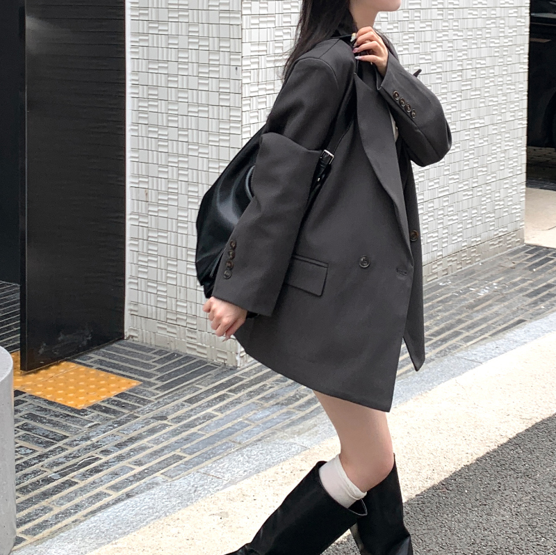 가방 모델 착용 이미지-S1L16