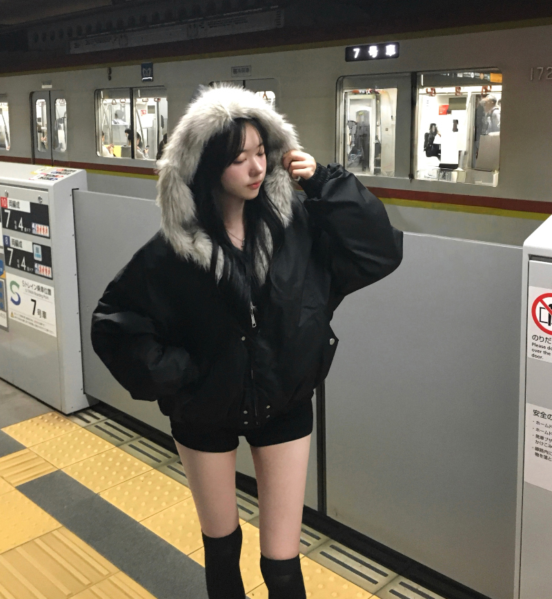 재킷 모델 착용 이미지-S1L10