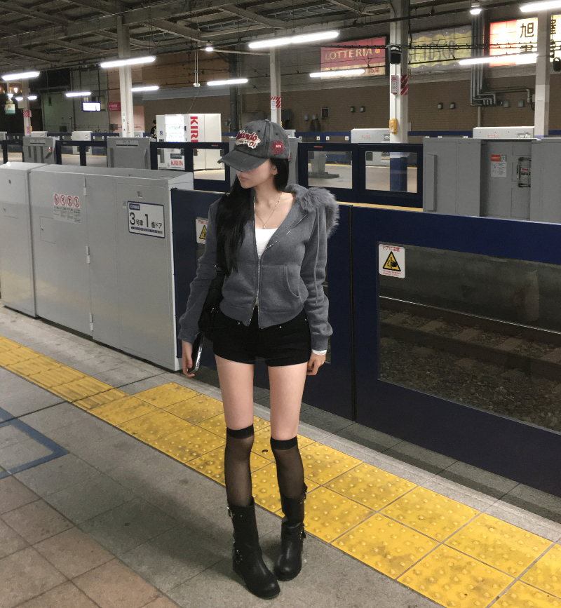 재킷 모델 착용 이미지-S1L10