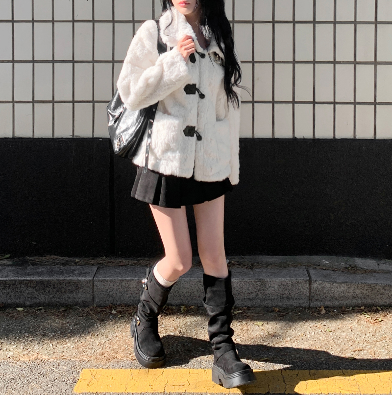 재킷 모델 착용 이미지-S1L8