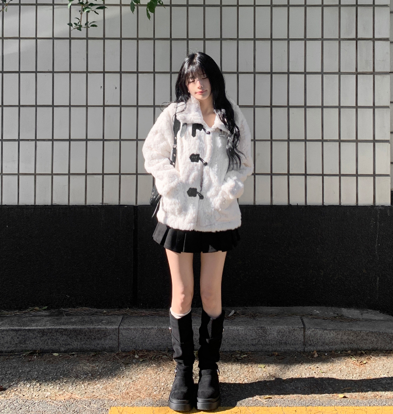 재킷 모델 착용 이미지-S1L7