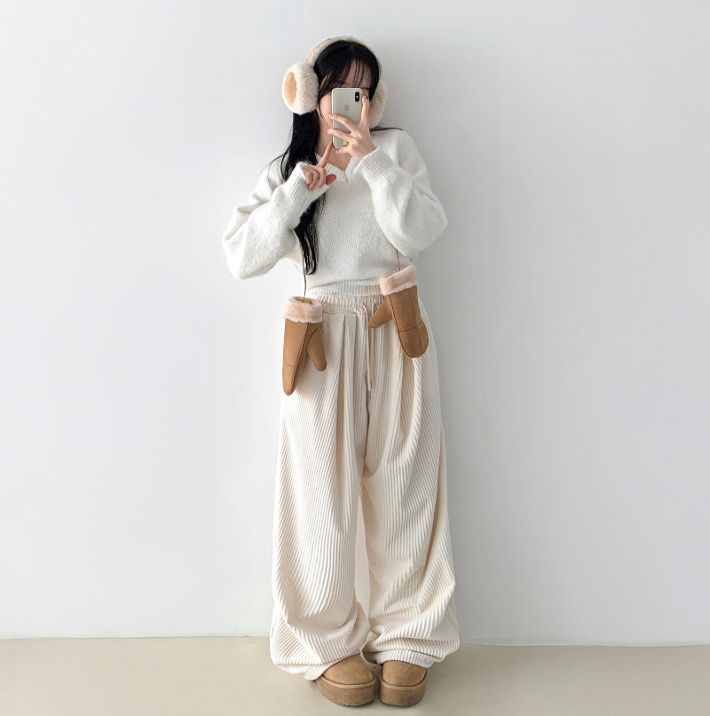 치마 모델 착용 이미지-S1L24