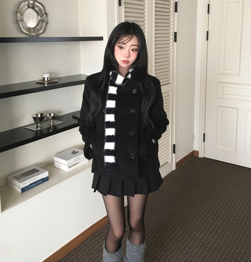 재킷 모델 착용 이미지-S1L7