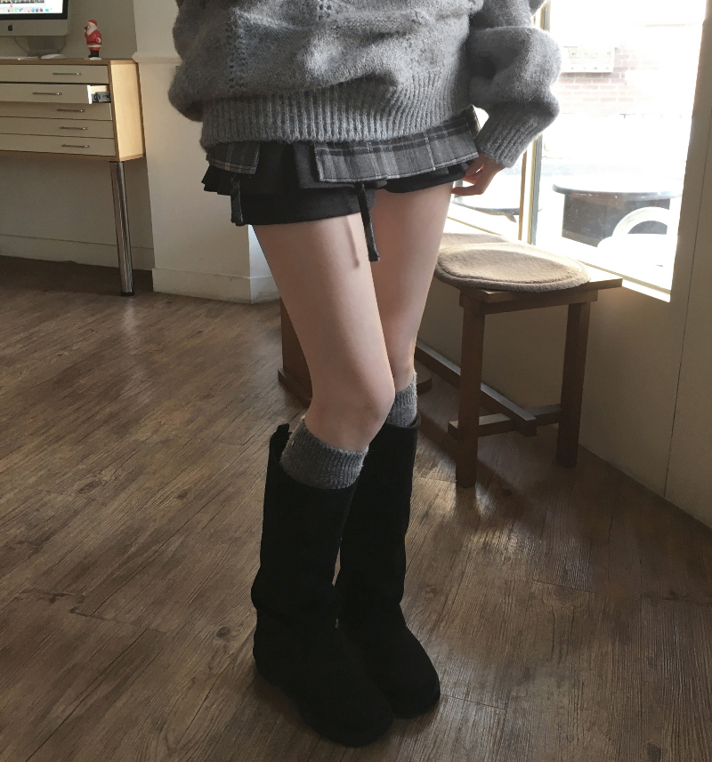 머플러 모델 착용 이미지-S2L4