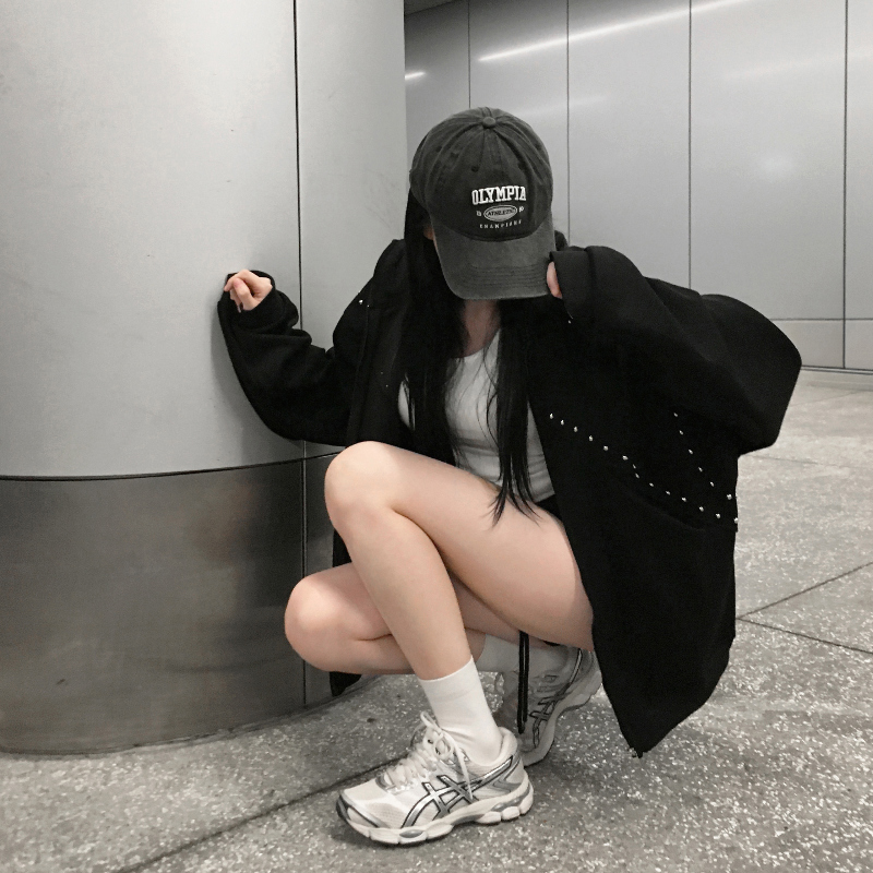 긴팔 티셔츠 모델 착용 이미지-S1L10