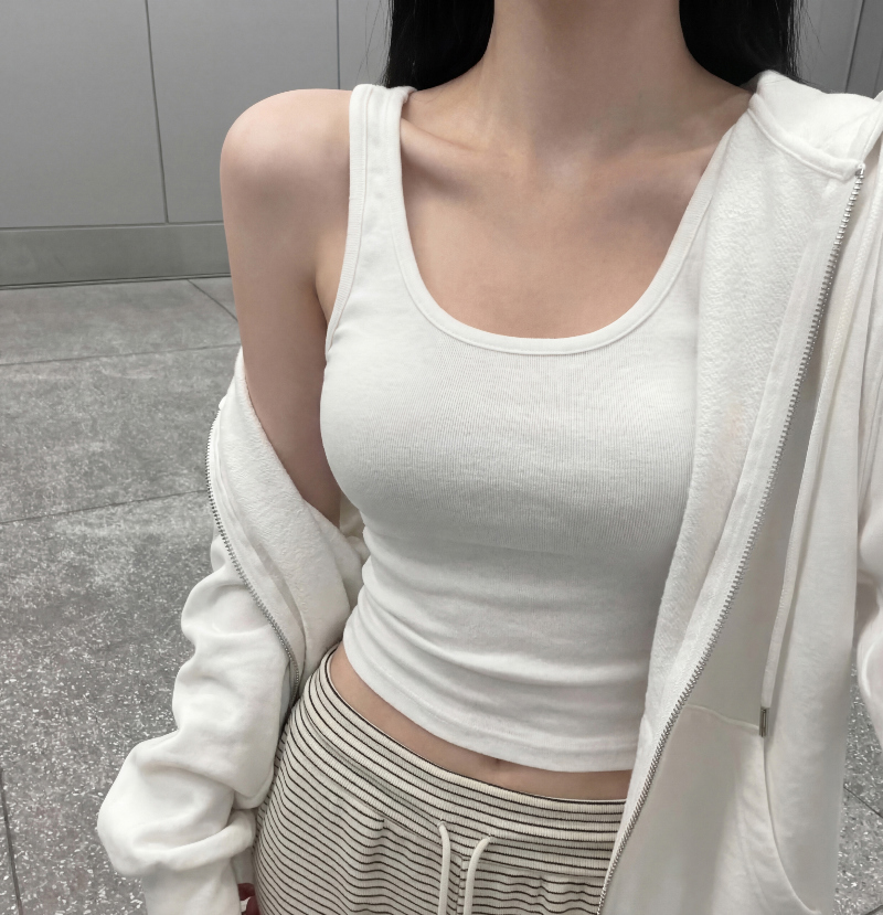 긴팔 티셔츠 모델 착용 이미지-S1L37