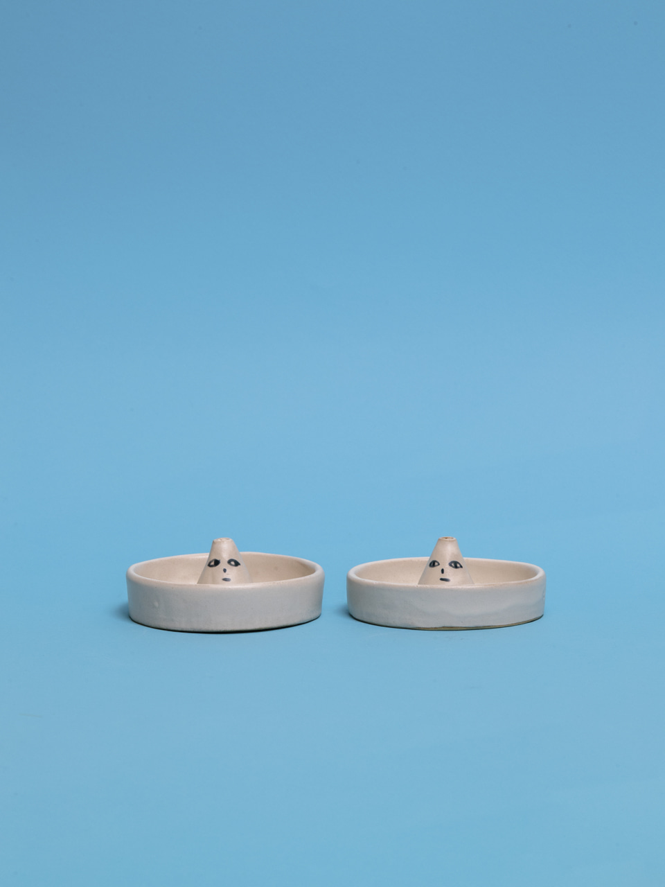 마도카 린달 ] Conic Head Incense Holder With Saucer | Table of Craft