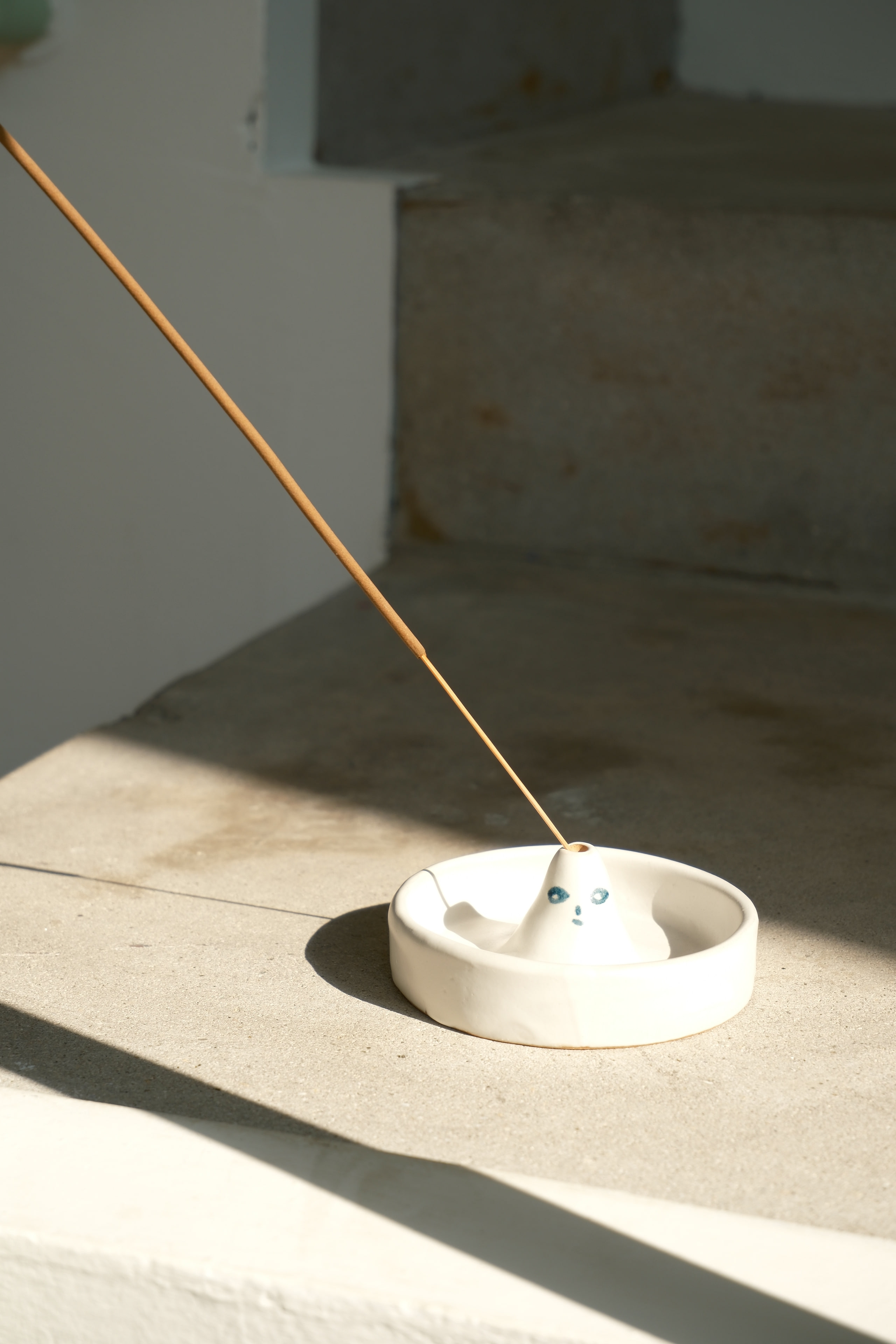 마도카 린달 ] Conic Head Incense Holder With Saucer | Table of Craft