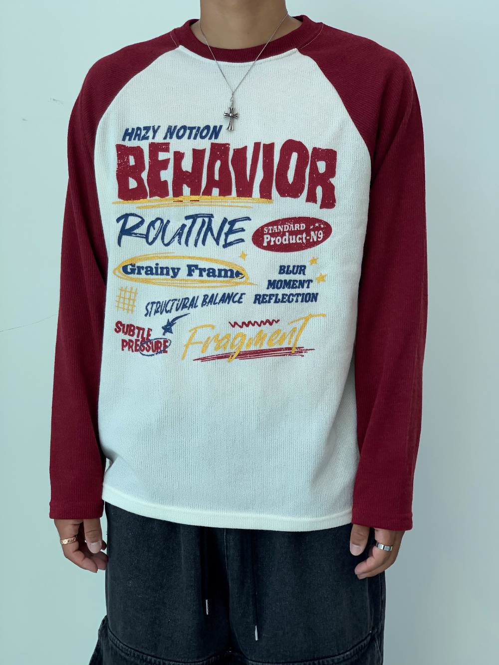 긴팔 티셔츠 모델 착용 이미지-S4L30