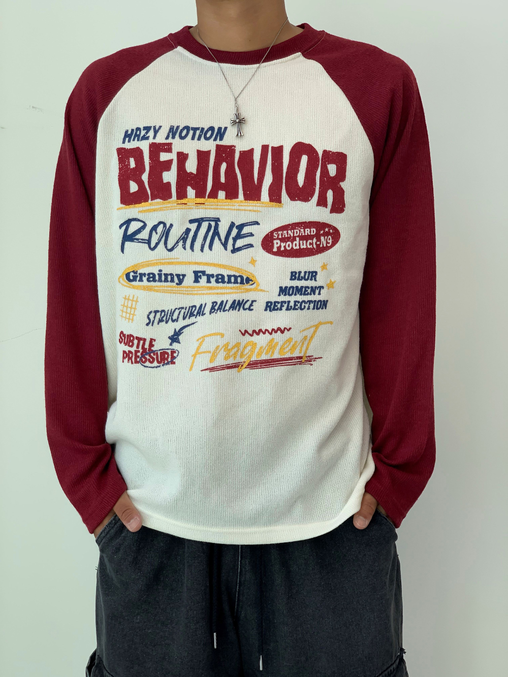 긴팔 티셔츠 모델 착용 이미지-S4L33