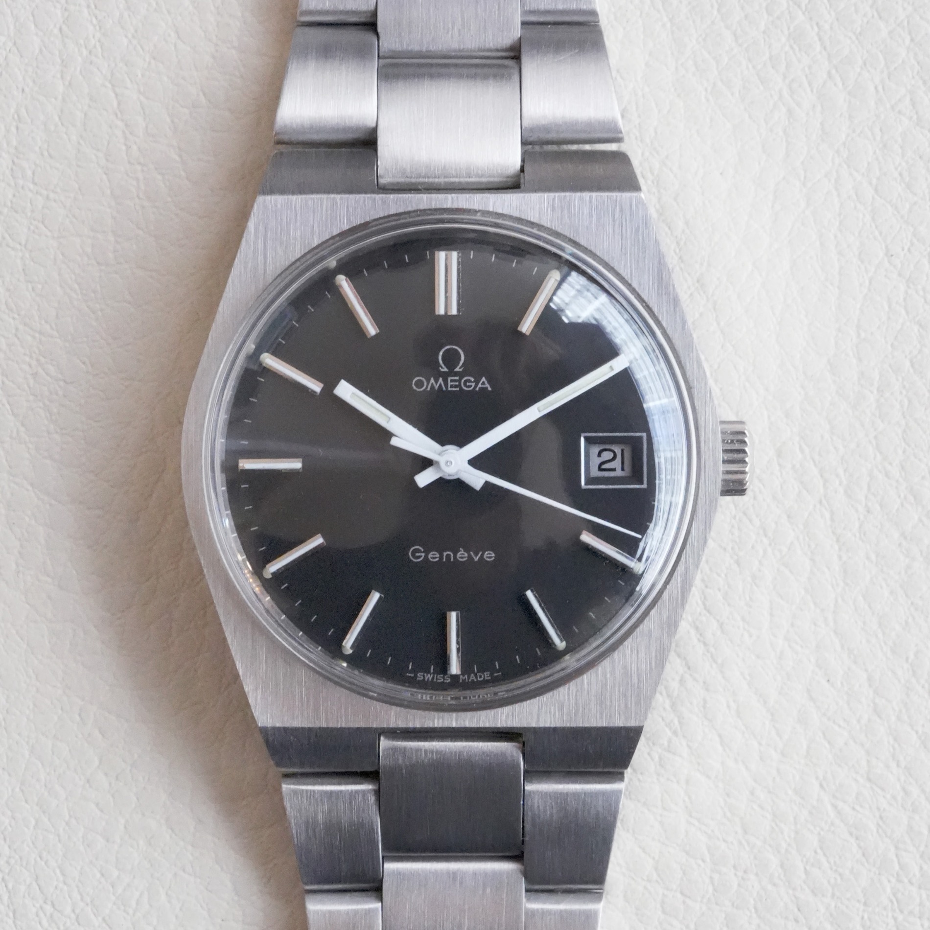 OMEGA Geneve Date Black Dial (000051) - VINTAGE TIME
