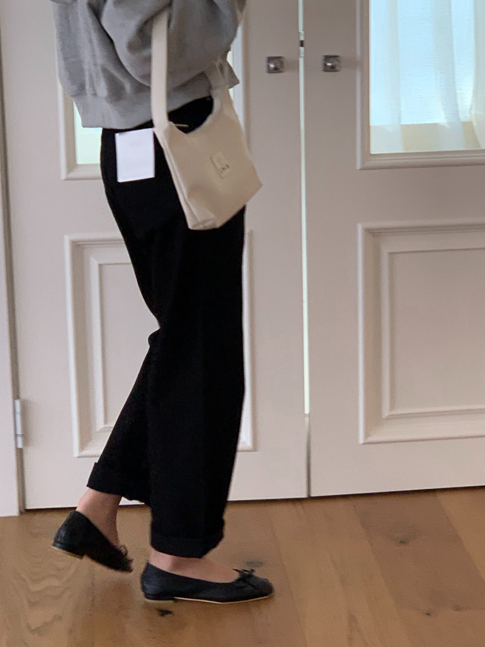 테드 봄 간절기 블랙진 데님 일자 청바지 데일리룩 상세 이미지 5