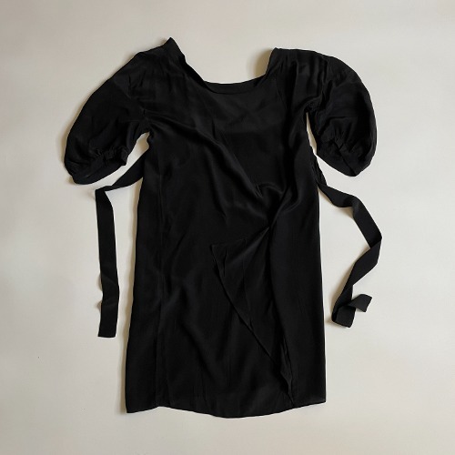 PRADA BACK RIBBON TOP | 블루린 BLUE LYN