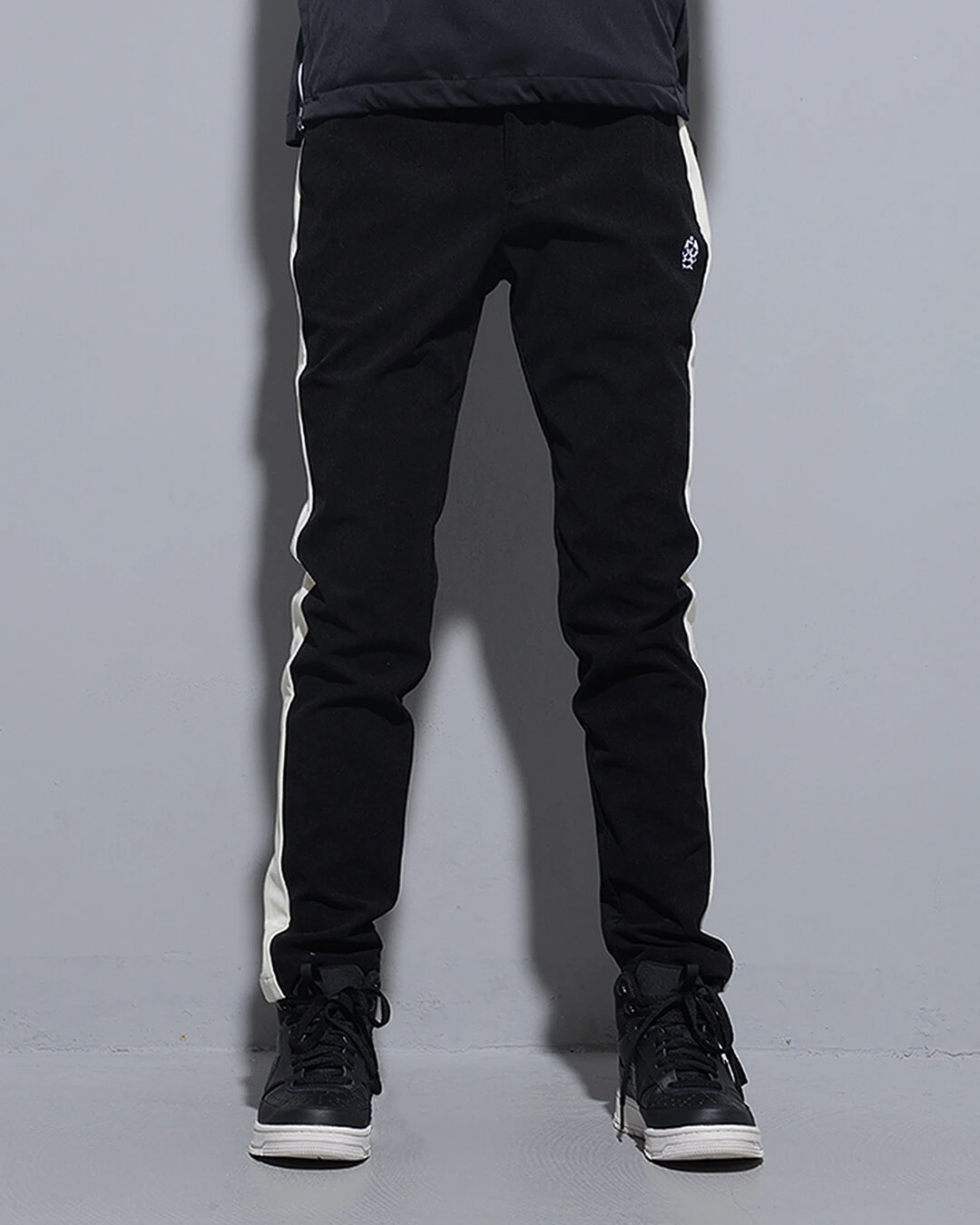 TECH CORDUROY LONG PANTS | Russeluno