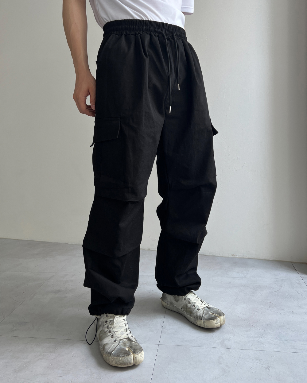 바지 모델 착용 이미지-S2L13