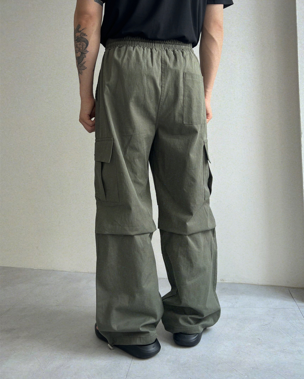 바지 모델 착용 이미지-S2L20