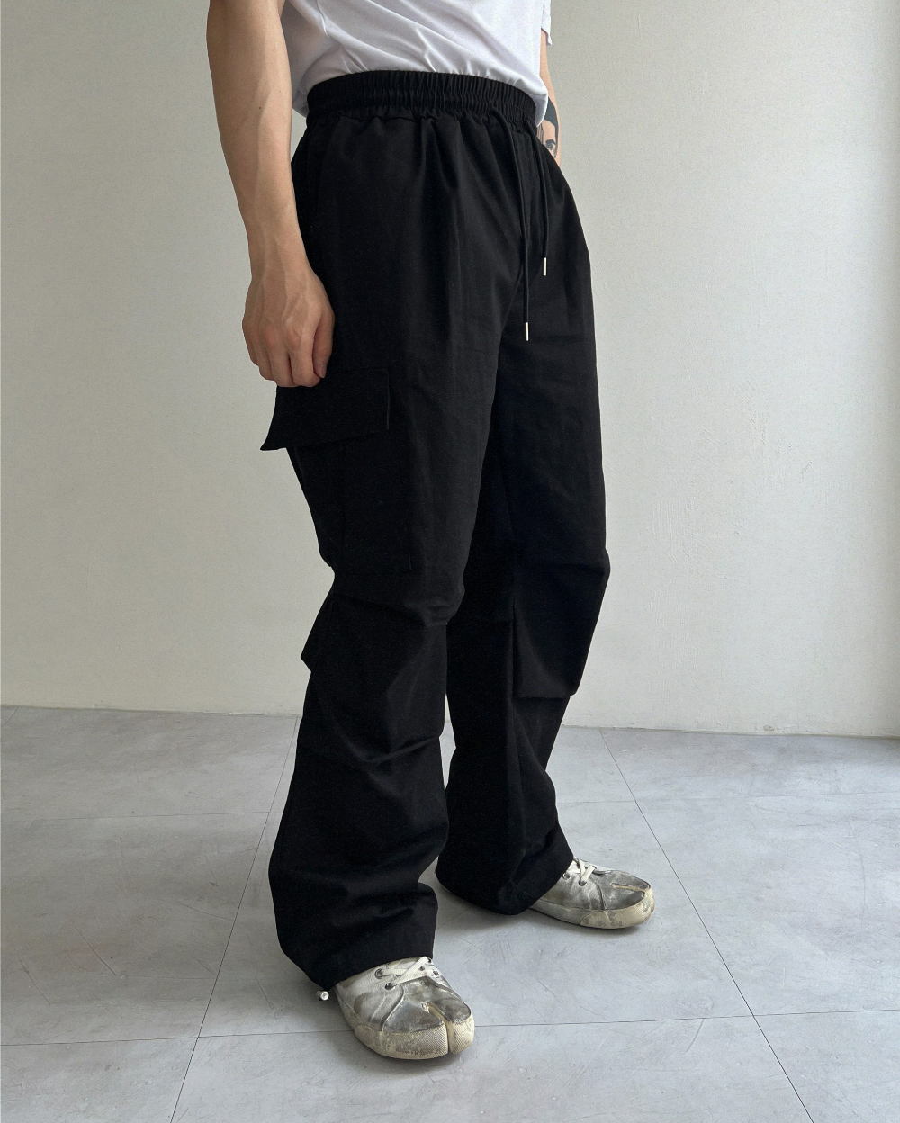 바지 모델 착용 이미지-S2L7