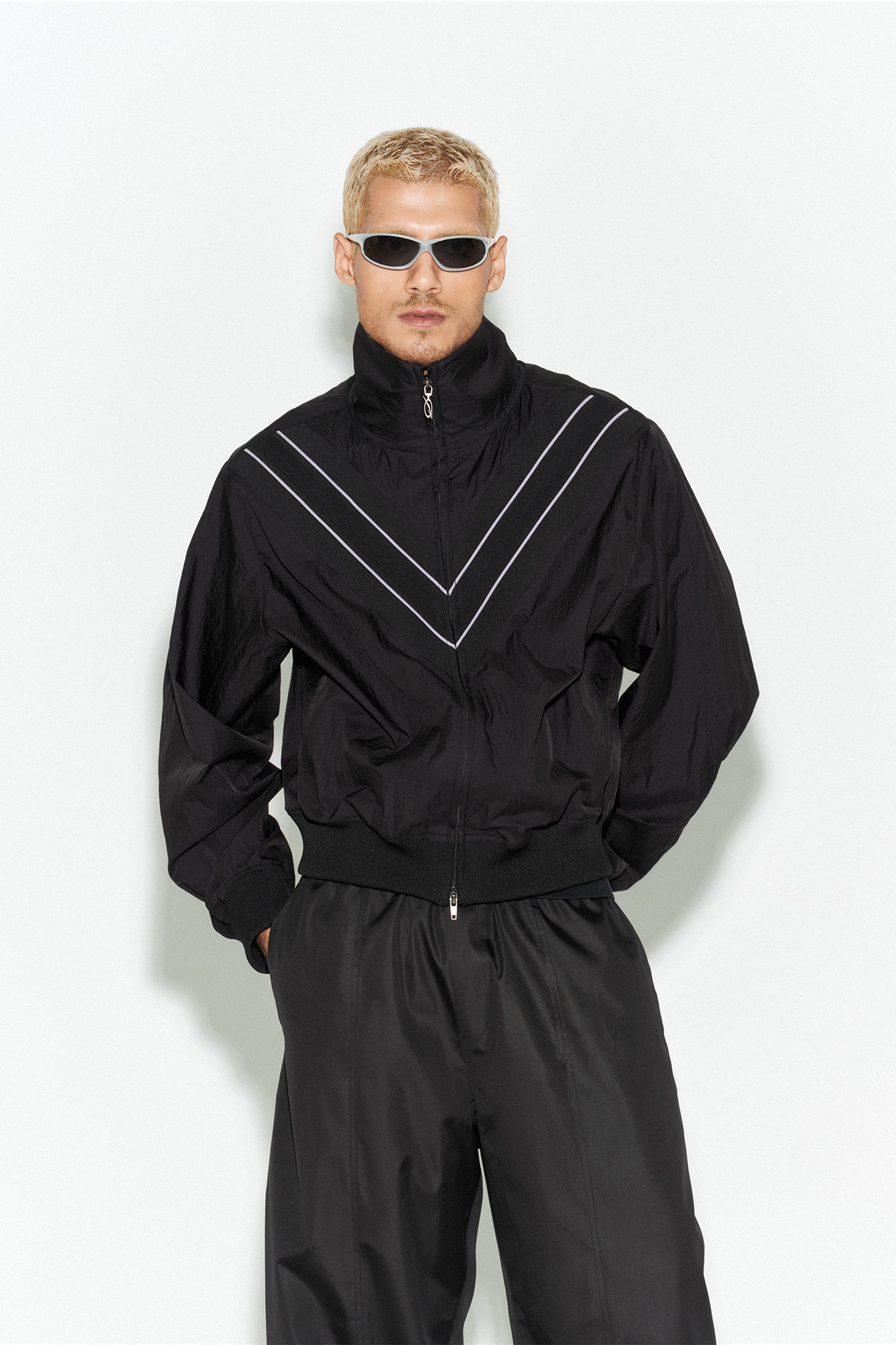 Diagonal track jumper - Black - 51percent