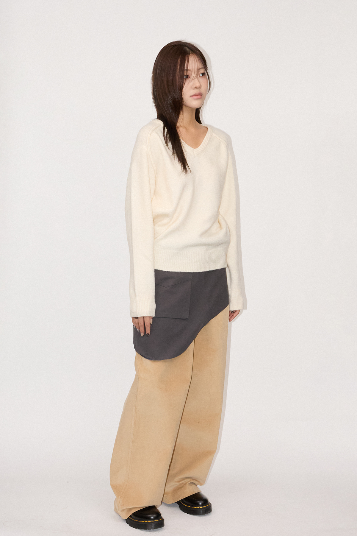 YOKE V-NECK KNIT