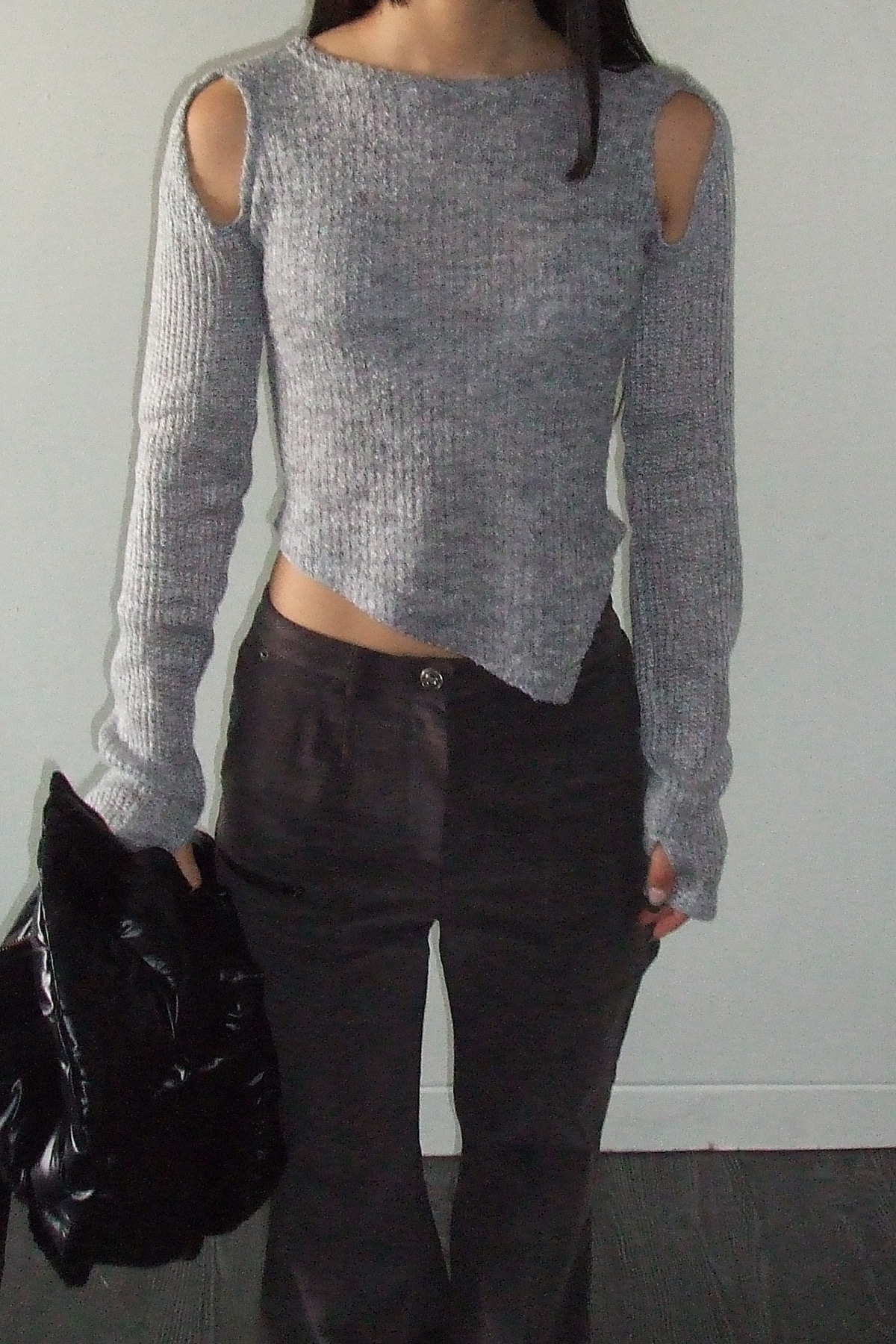 CUT-OUT HOLE KNIT