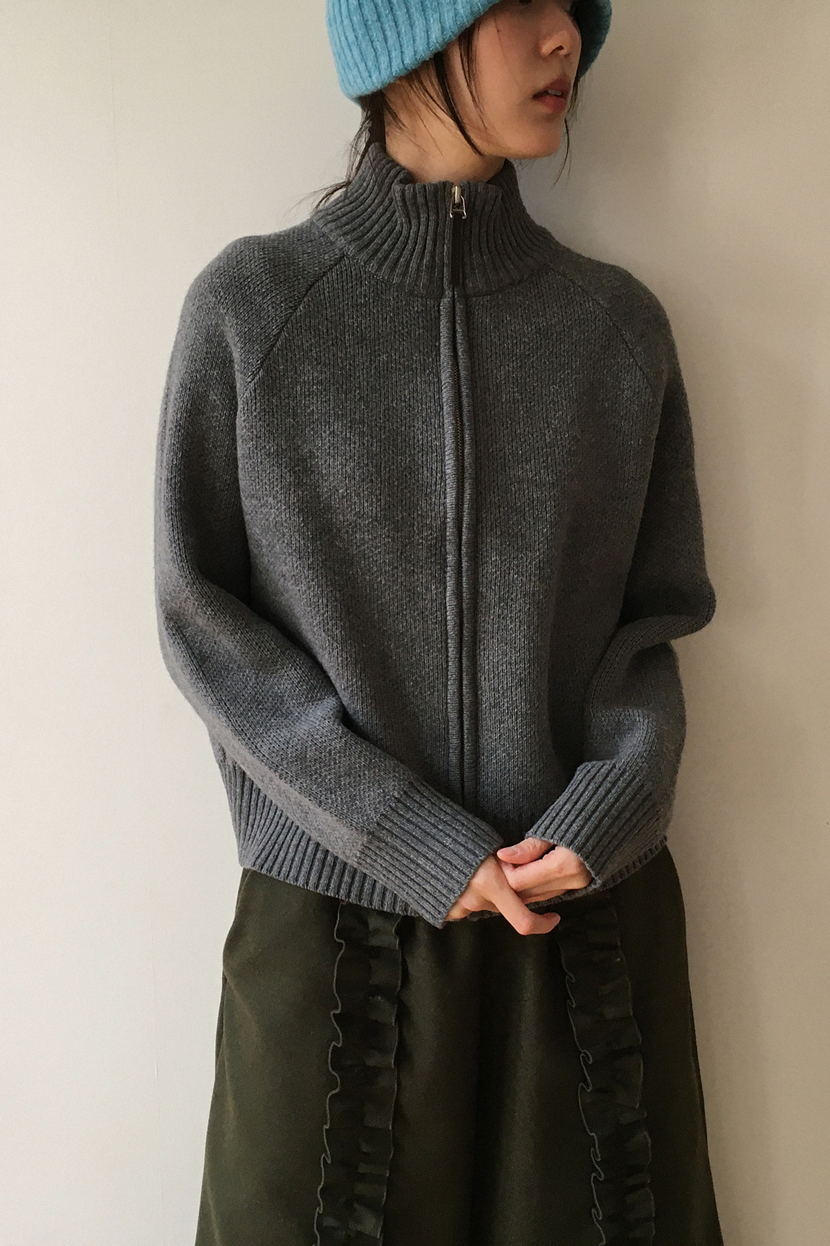 CLASSIC ZIP-UP KNIT