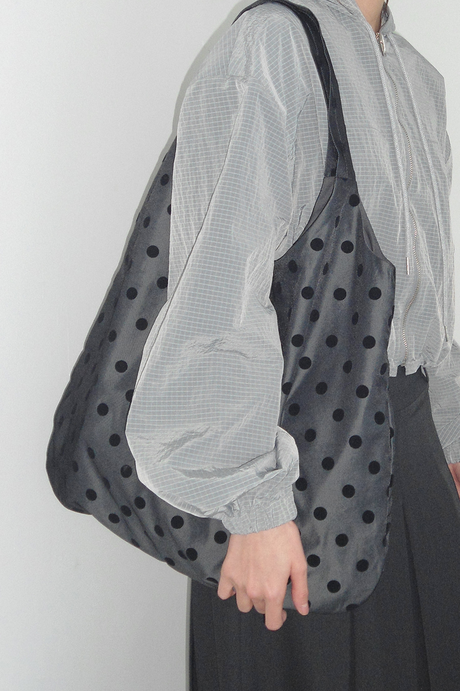 DOT SHOULDER BAG