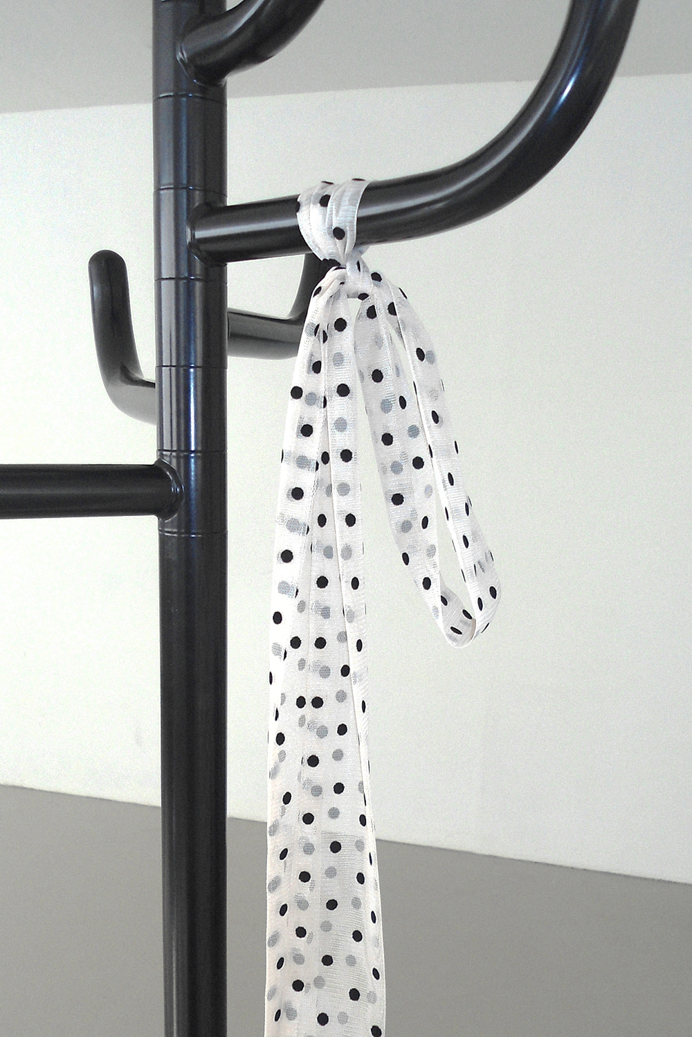 DOT SILKY LONG SCARF