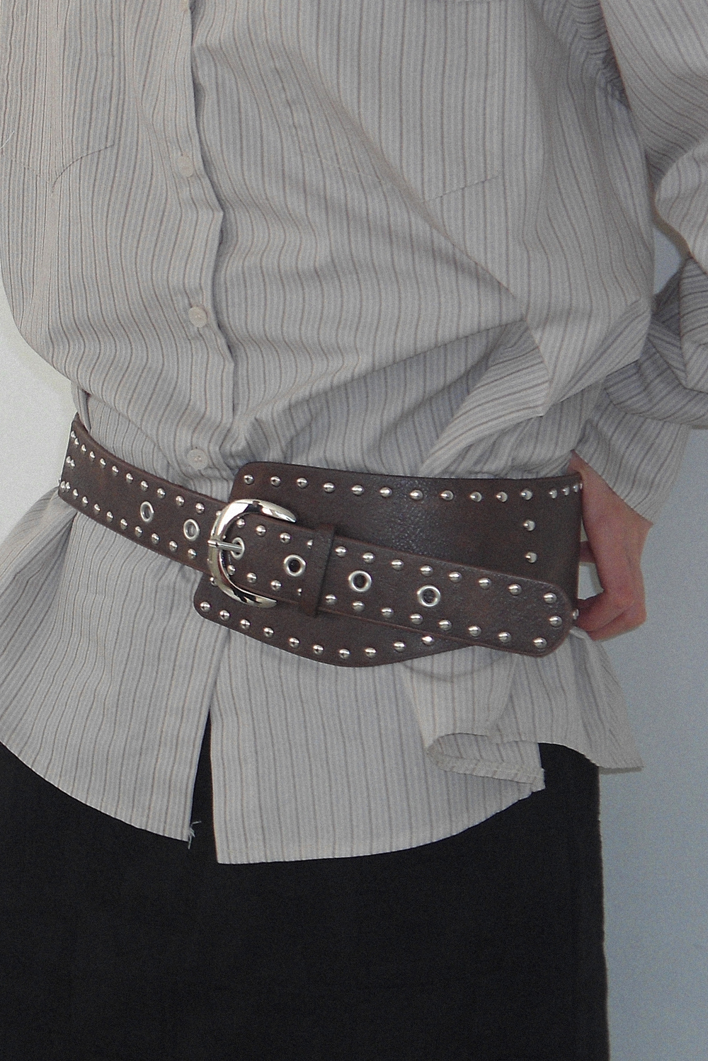 STUDDED WIDE BELT