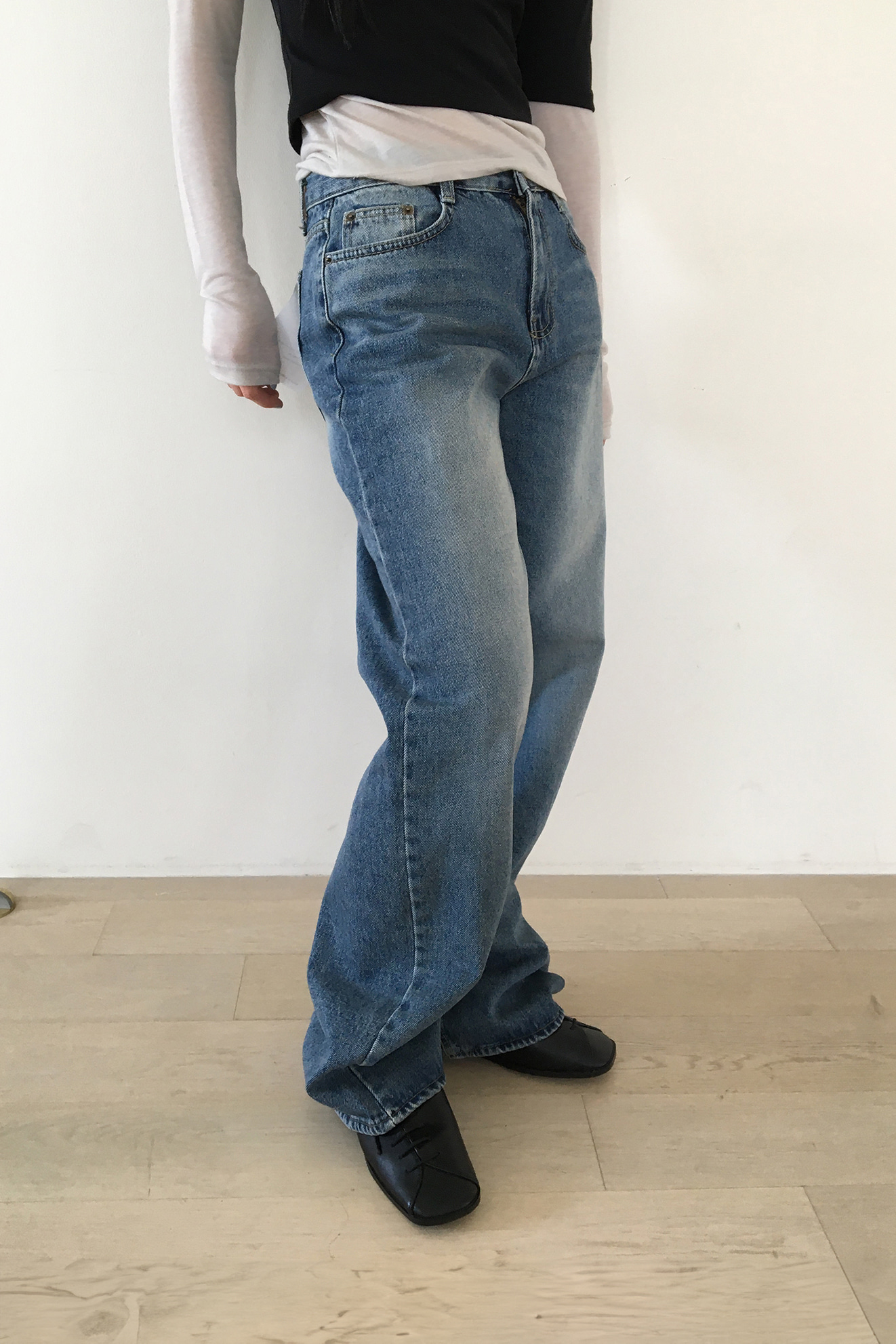 CLEAN BLUE DENIM