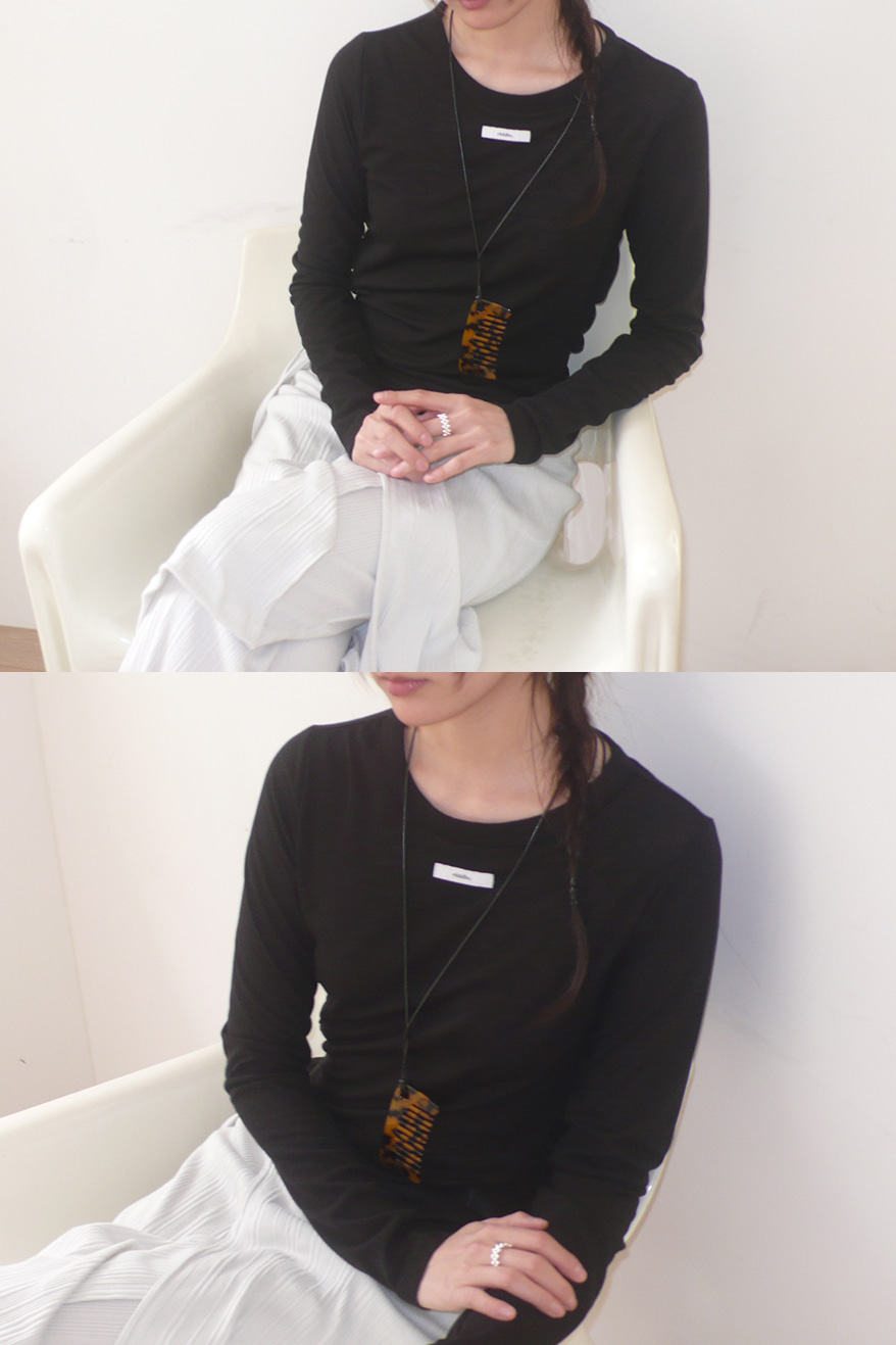 QUIRKY SHIRRING T-SHIRT