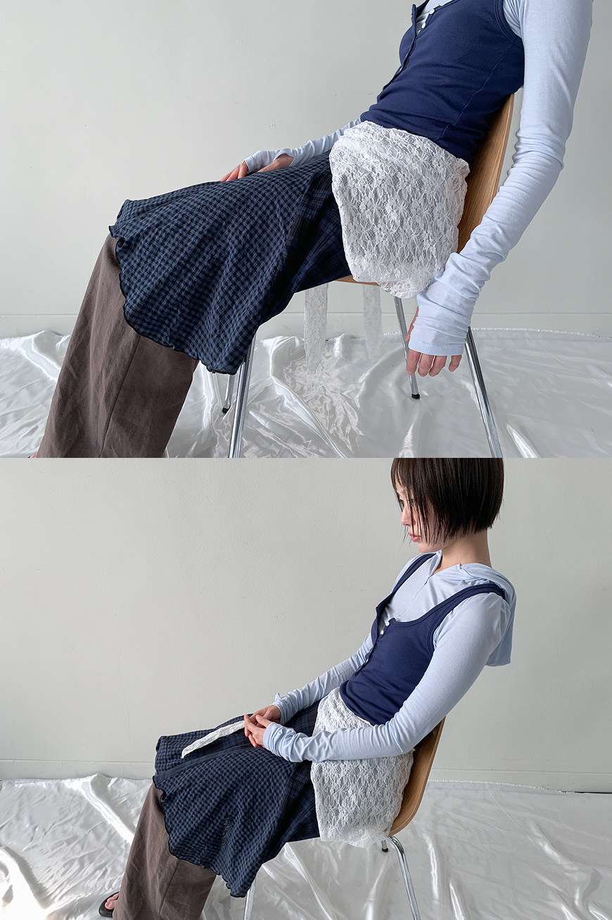 MILS RIBBED BUTTON SLEEVELESS