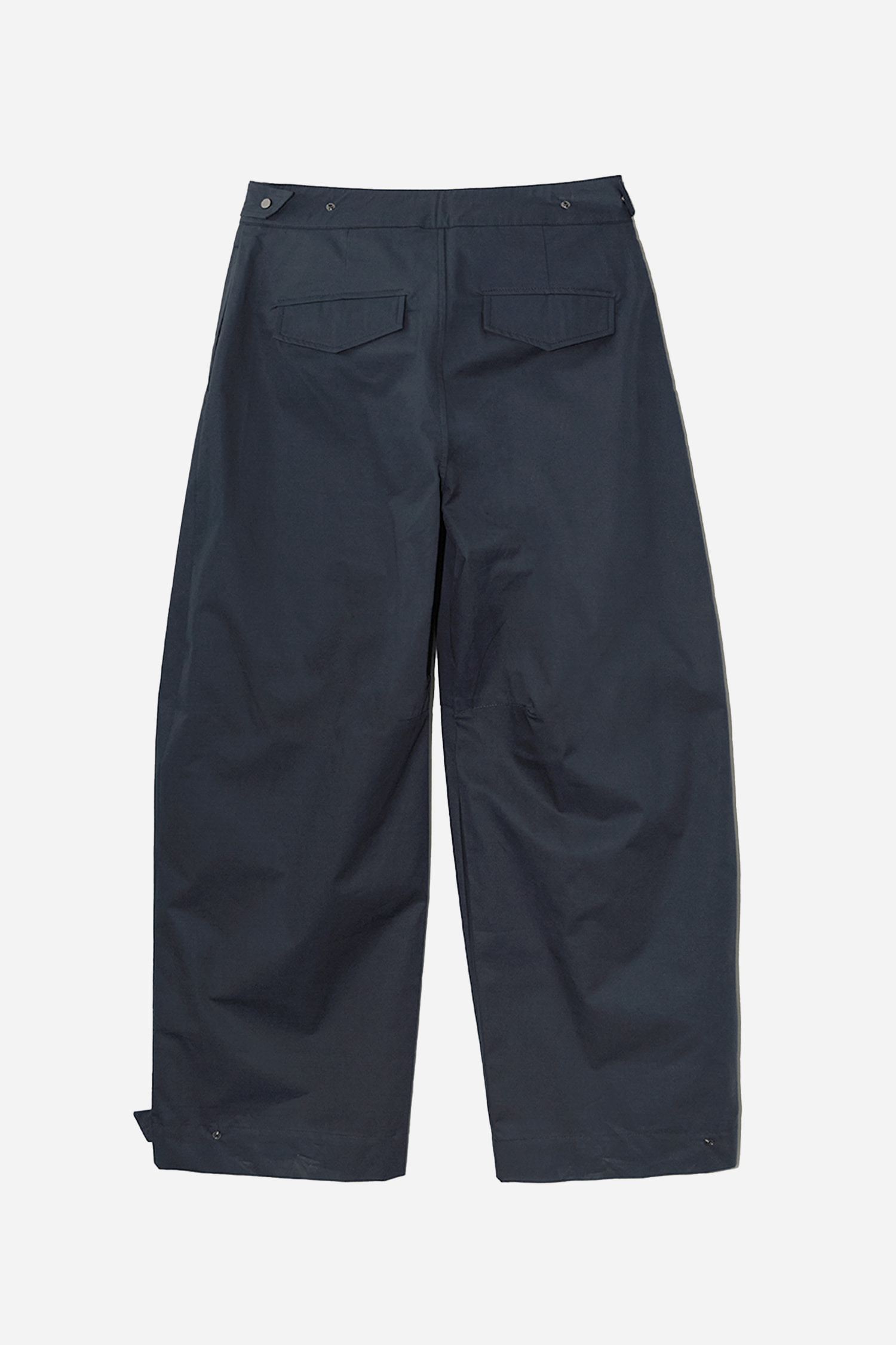 CURVED BUTTON PANTS