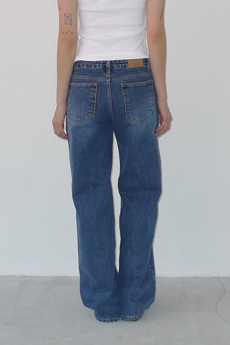 LOW STRAIGHT JEANS