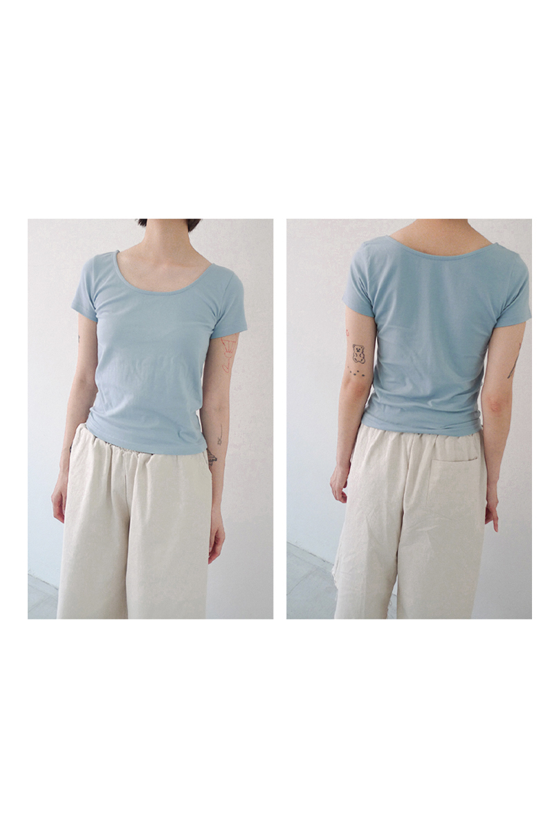 DAILY U-NECK TEE