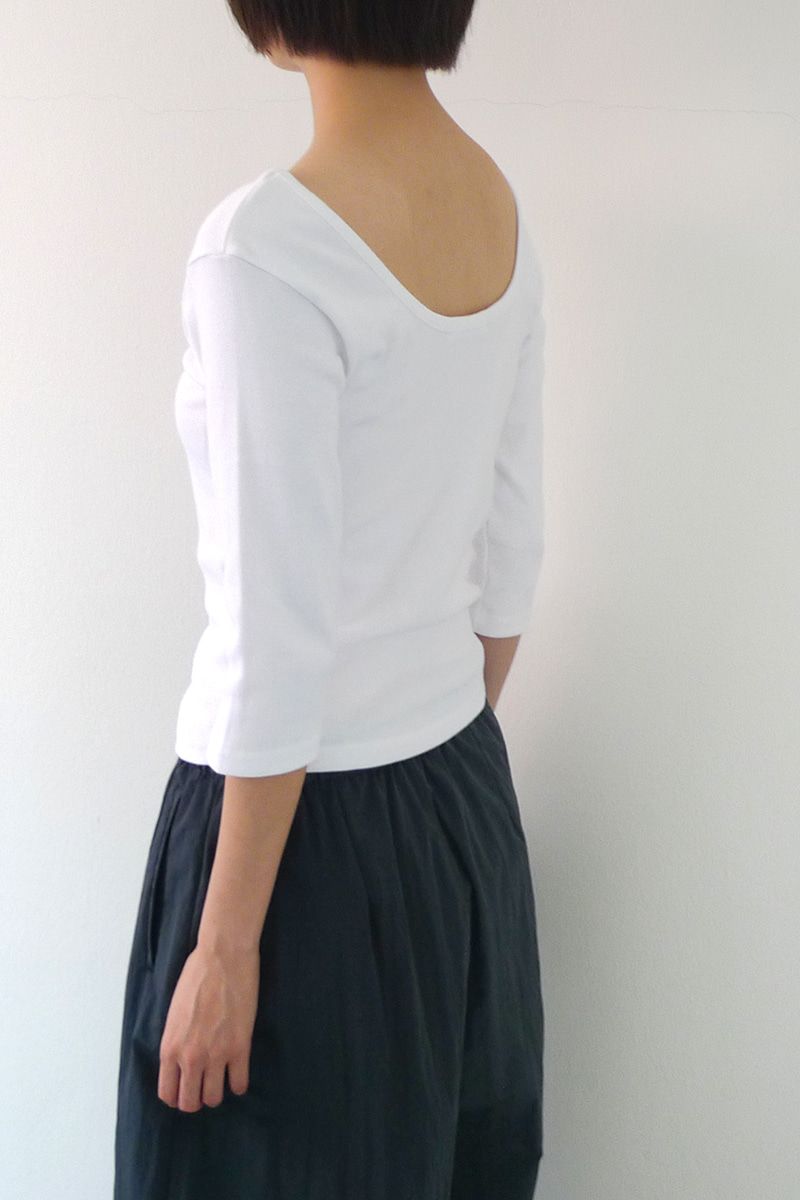 BOAT-NECK QUARTER TEE