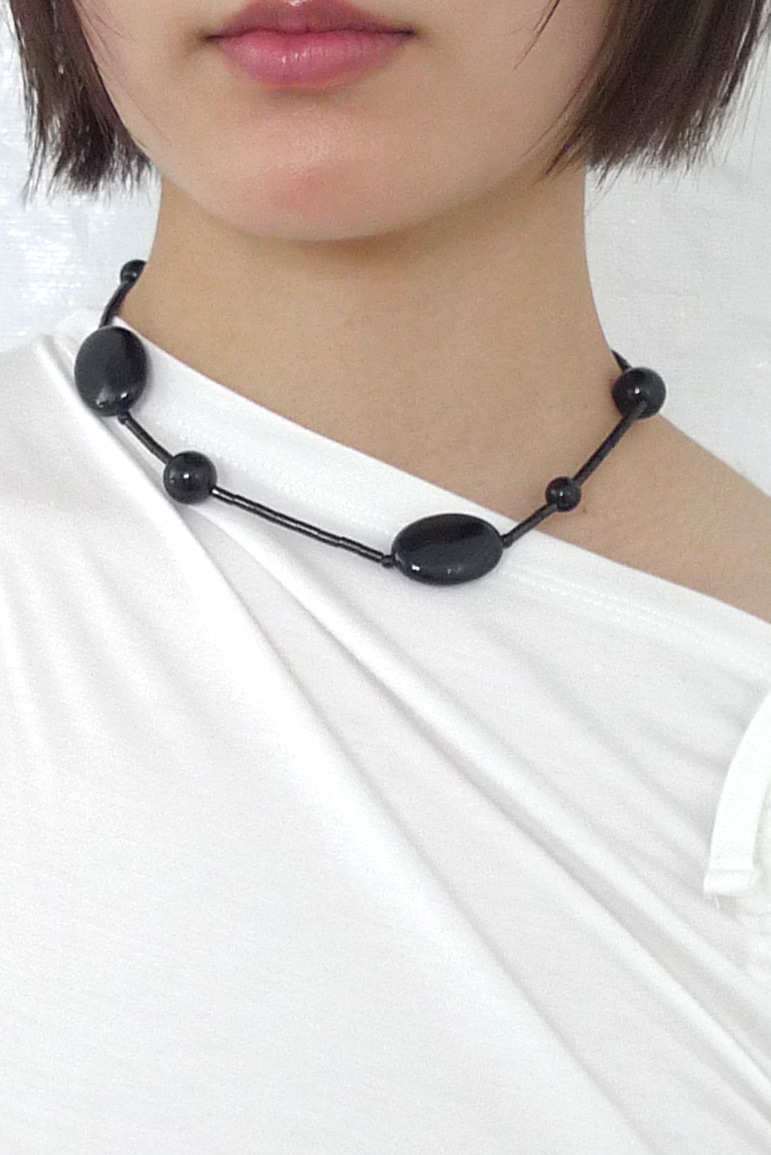 ONYX BALL NECKLACE