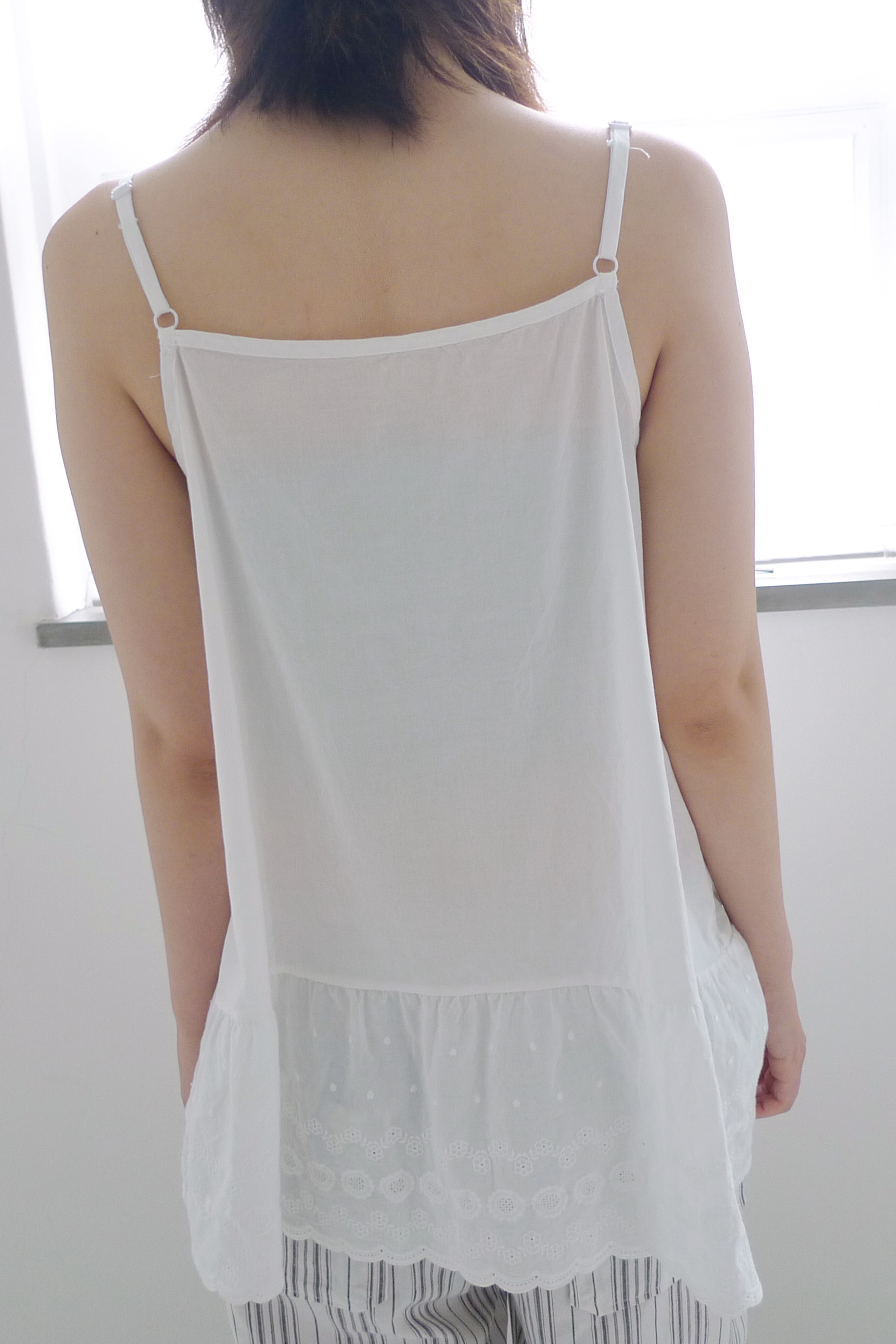 VINTAGE LACE SLEEVELESS