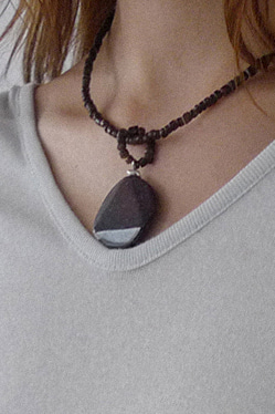 BOHEMIAN STONE NECKLACE