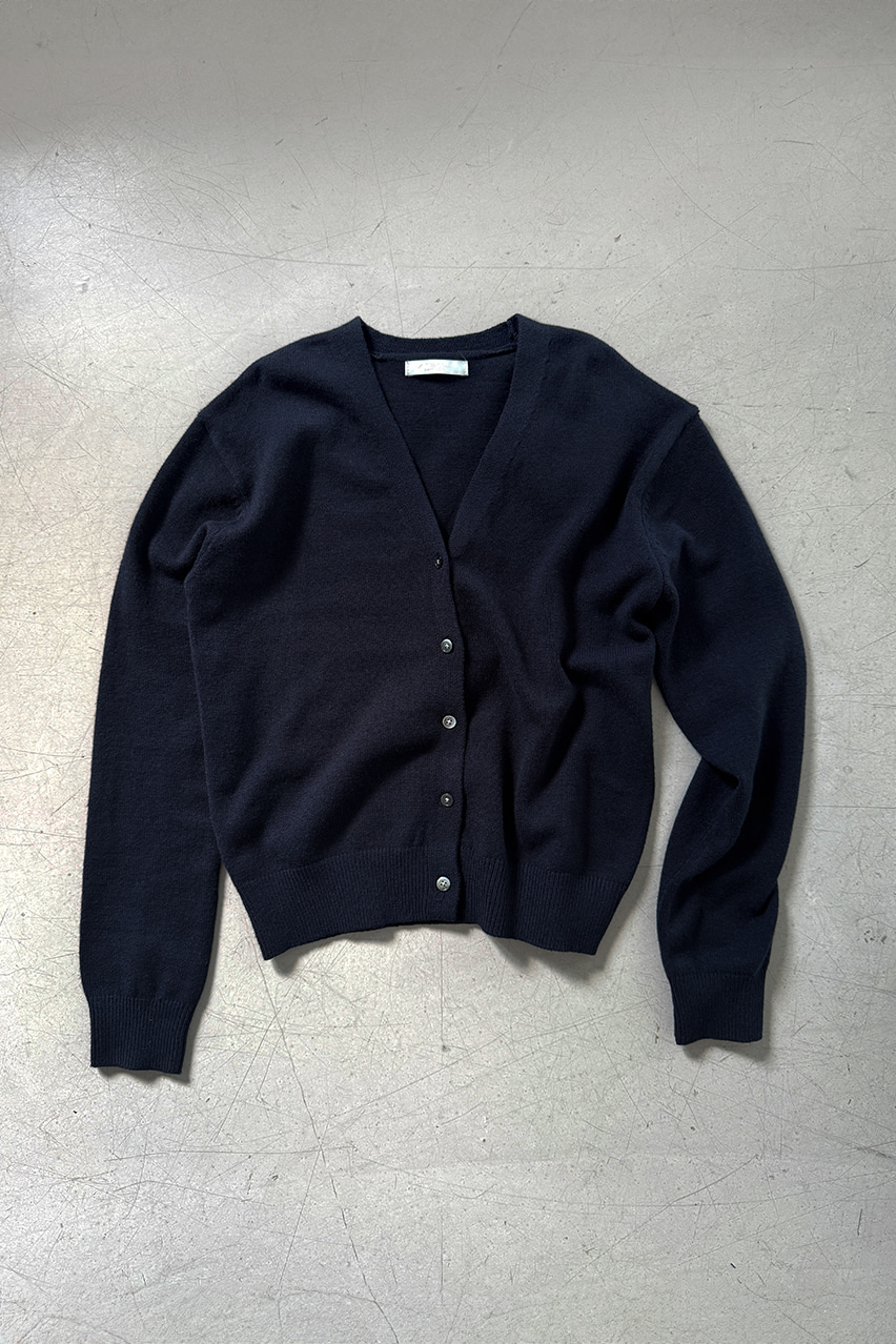 STABLE V-NECK CARDIGAN