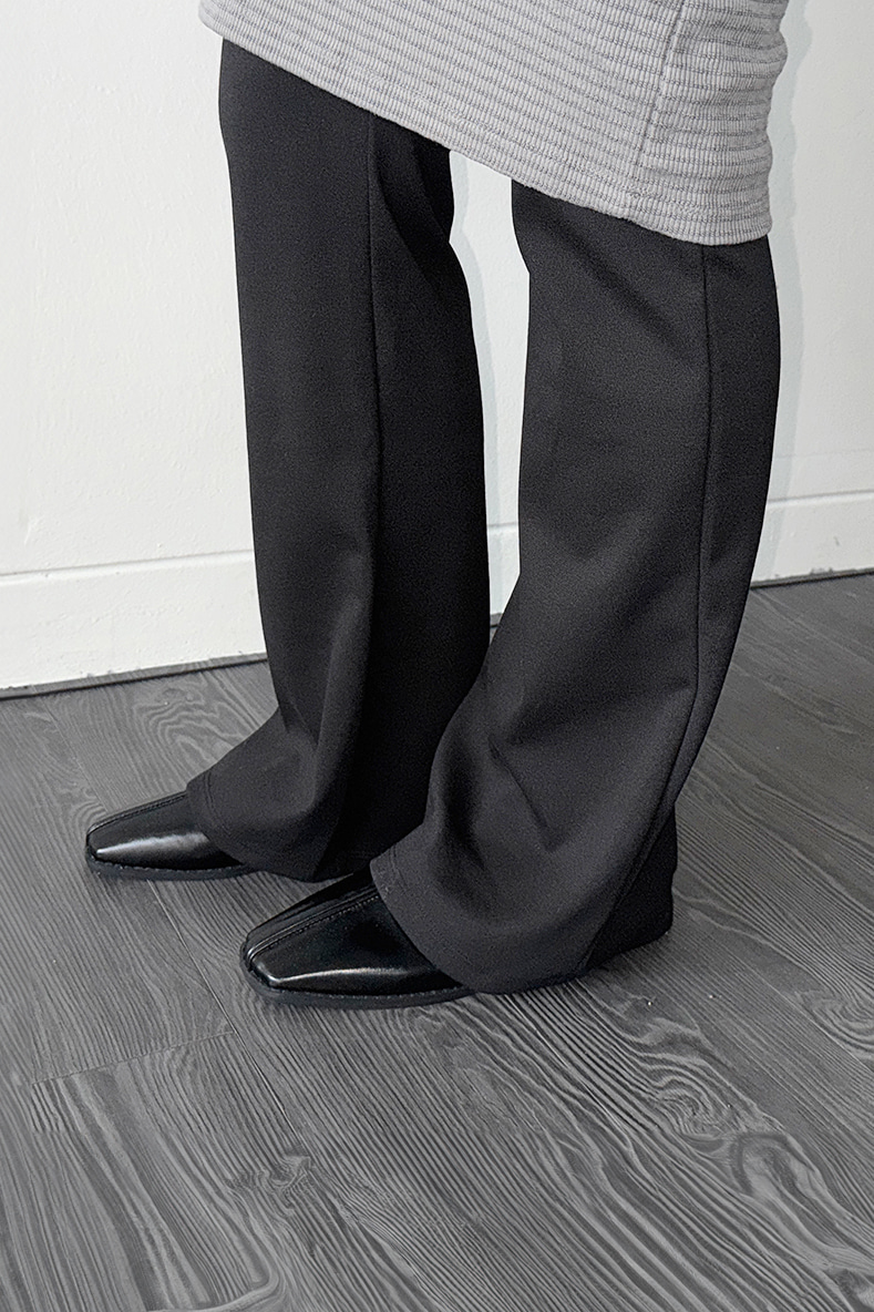 SQUARE INCISION LOAFER