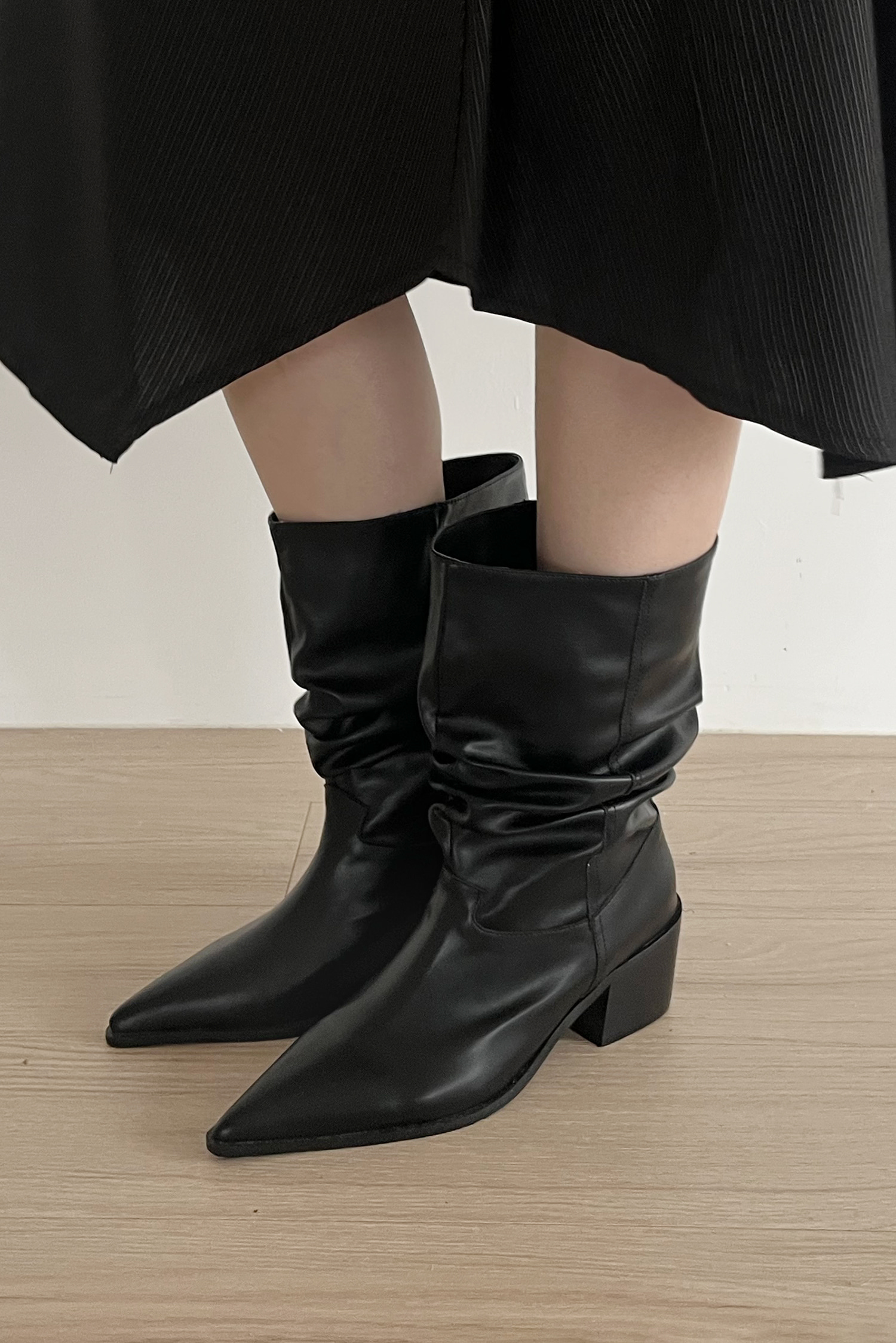 POINTED SHIRRING BOOTS