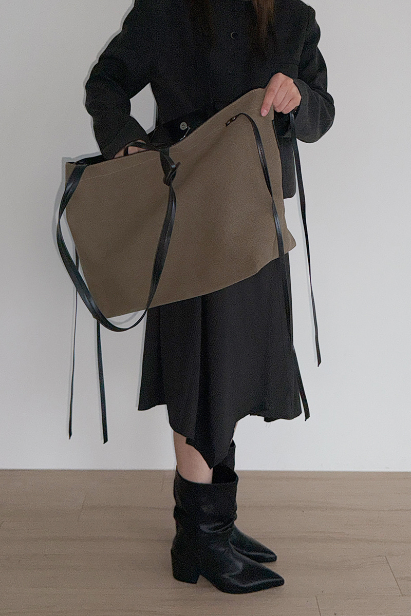 LEATHER STRAP CANVAS BAG
