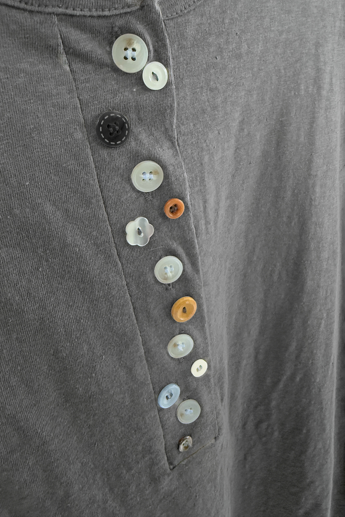 베르크 서울 | VINTAGE BUTTON SLEEVE 빈티지 코튼 티셔츠
