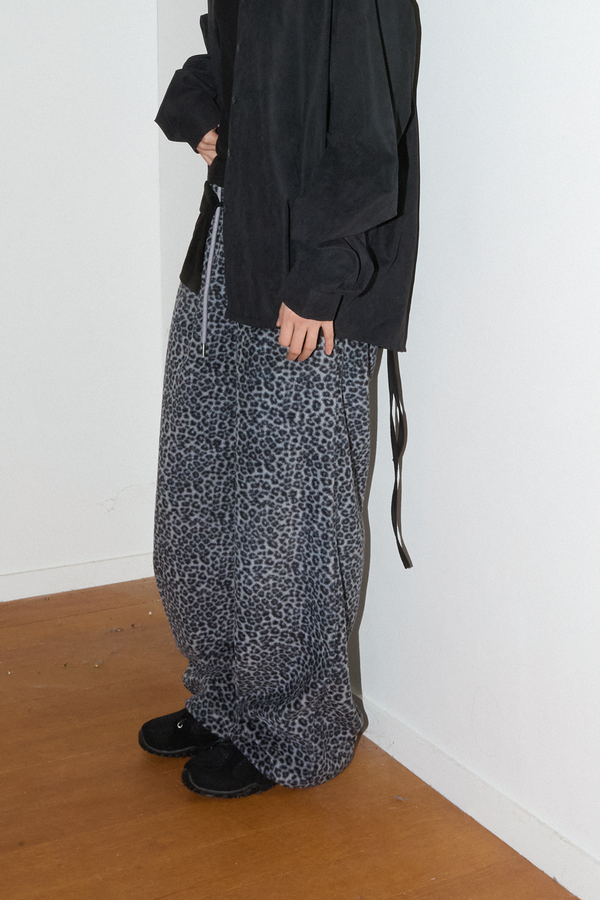 LEOPARD FLEECE PANTS